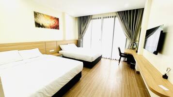 Deluxe Shared Dormitory | Minibar, desk, laptop workspace, soundproofing