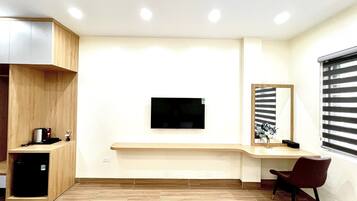 Deluxe Double Room | Minibar, desk, laptop workspace, soundproofing