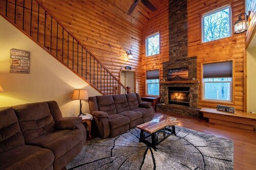 Cedar Ridge is a beautiful three bedroom and two bath house