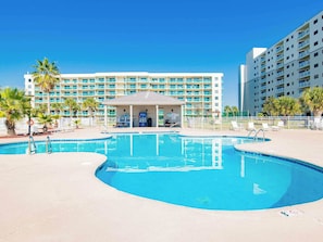 Piscine intérieure