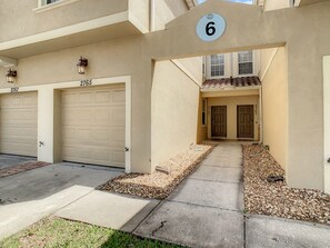 Exterior detail - 1808 sqft 4 bedroom Townhome,1.5 Miles to Disney (Kissimmee)