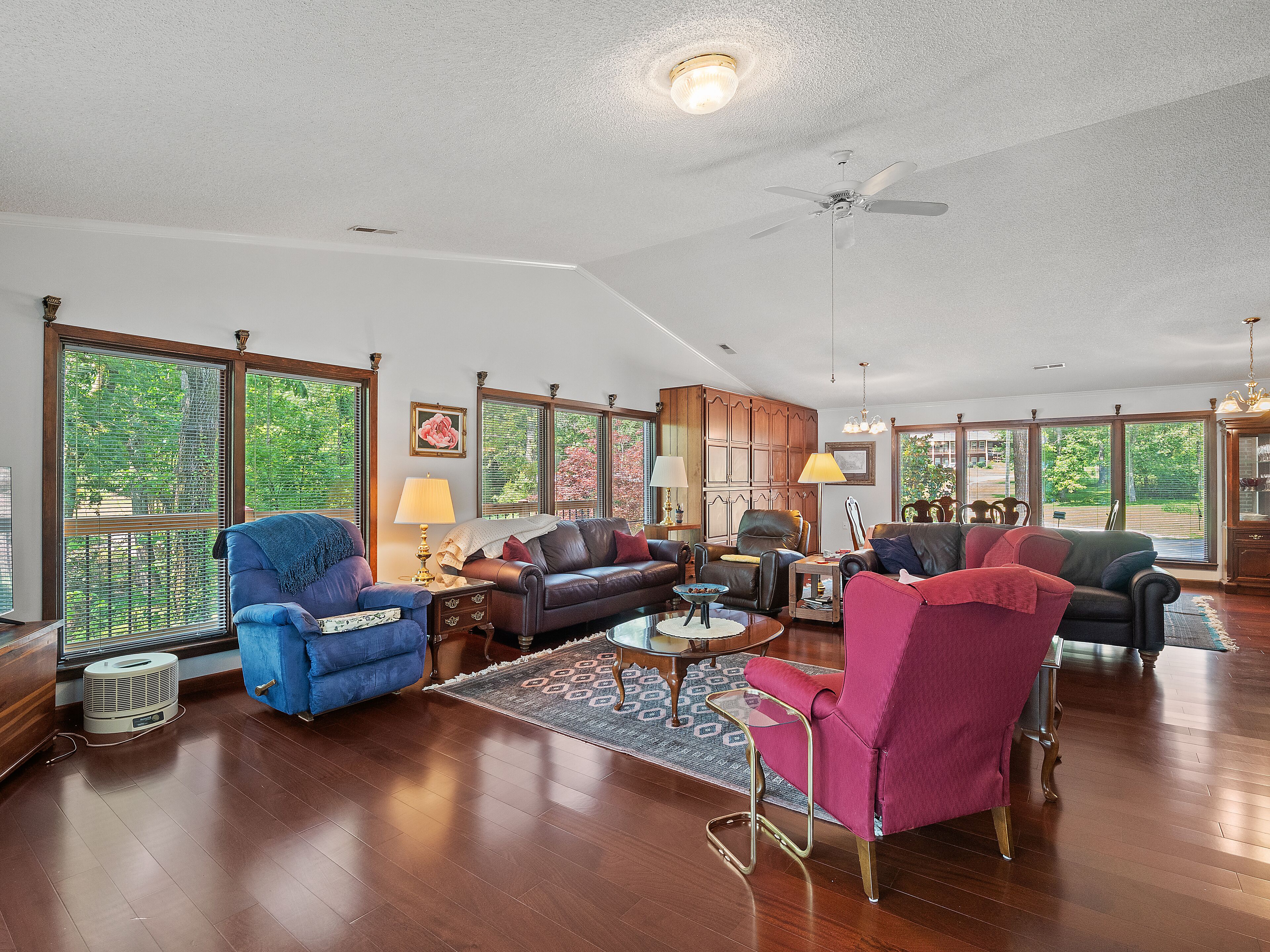 "Duskin Point Retreat" - 3 Family house, park like setting