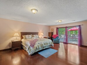 4 bedrooms, free WiFi, bed sheets