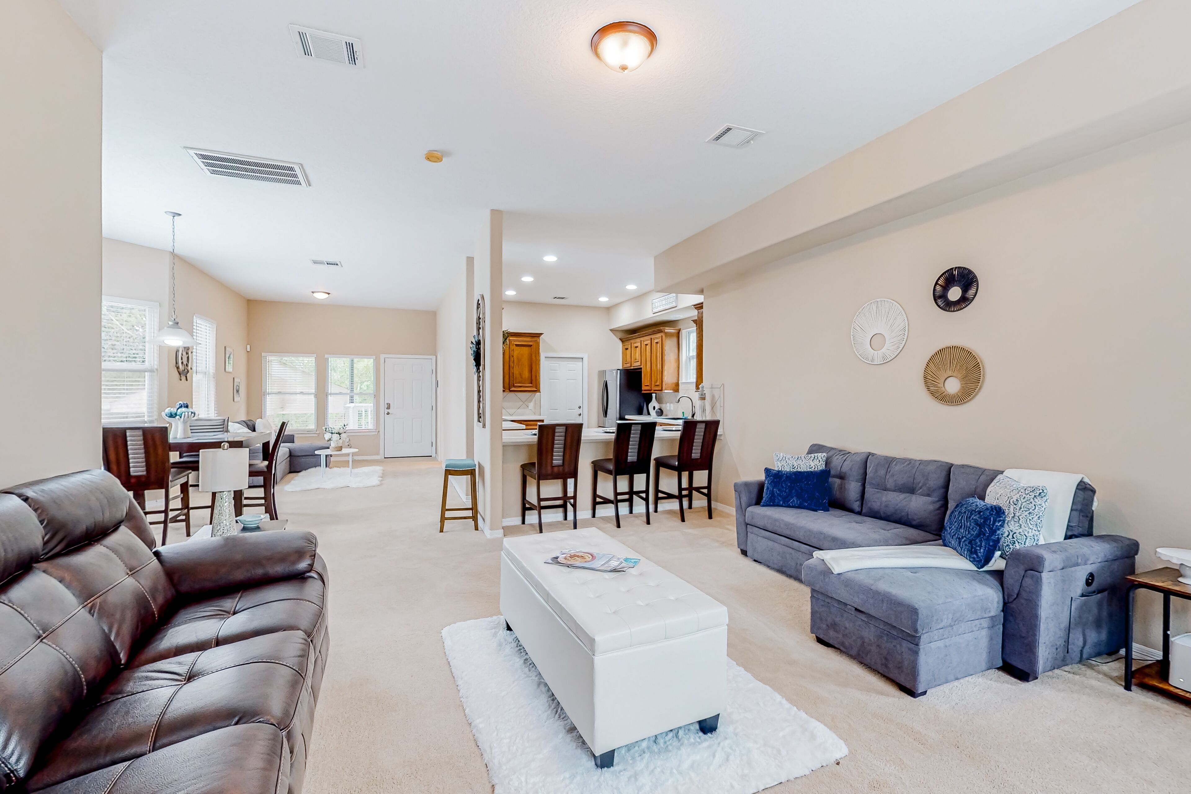 Charming home outside of the city with a large yard, washer/dryer, & central AC