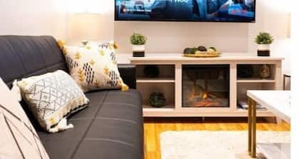 Luxury Cozy Suite 20min to Downtown Stampede +free Wifi+ Free Parking