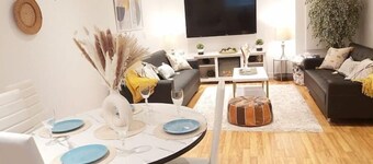 Luxury Cozy Suite 20min to Downtown Stampede +free Wifi+ Free Parking