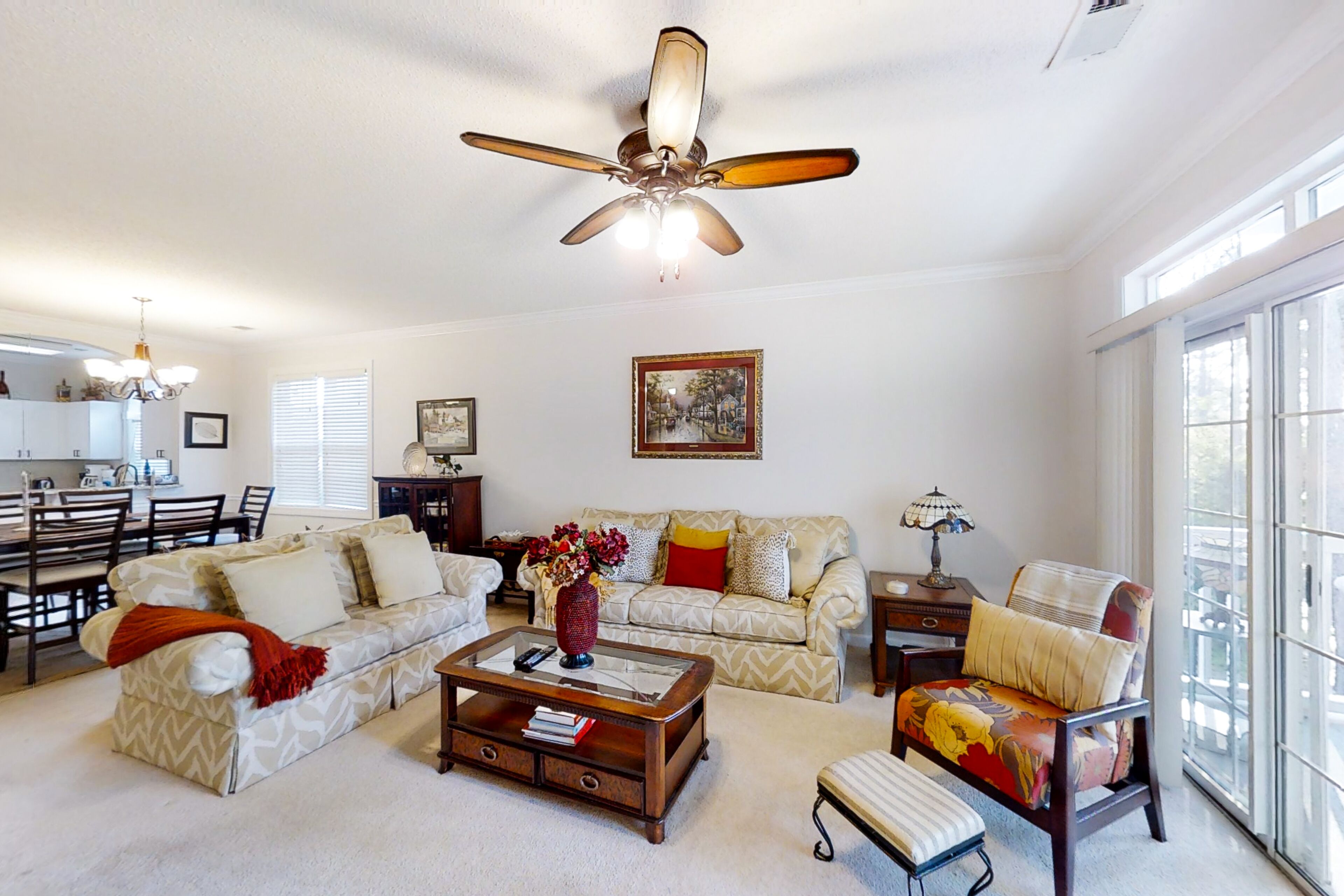 Golf-front condo with beautiful view, pools, hot tub, tennis & beach shuttle