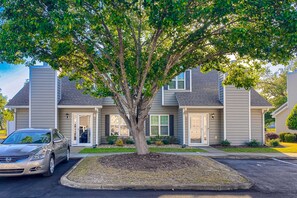 Exterior - Golf course-front condo with hot tub, outdoor pool. Less than 1 mile to beach! (North Myrtle Beach)