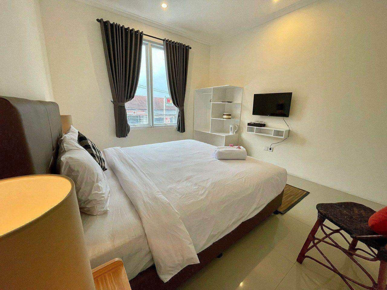 Room in Central Seminyak, 5 Minutes to the Beach