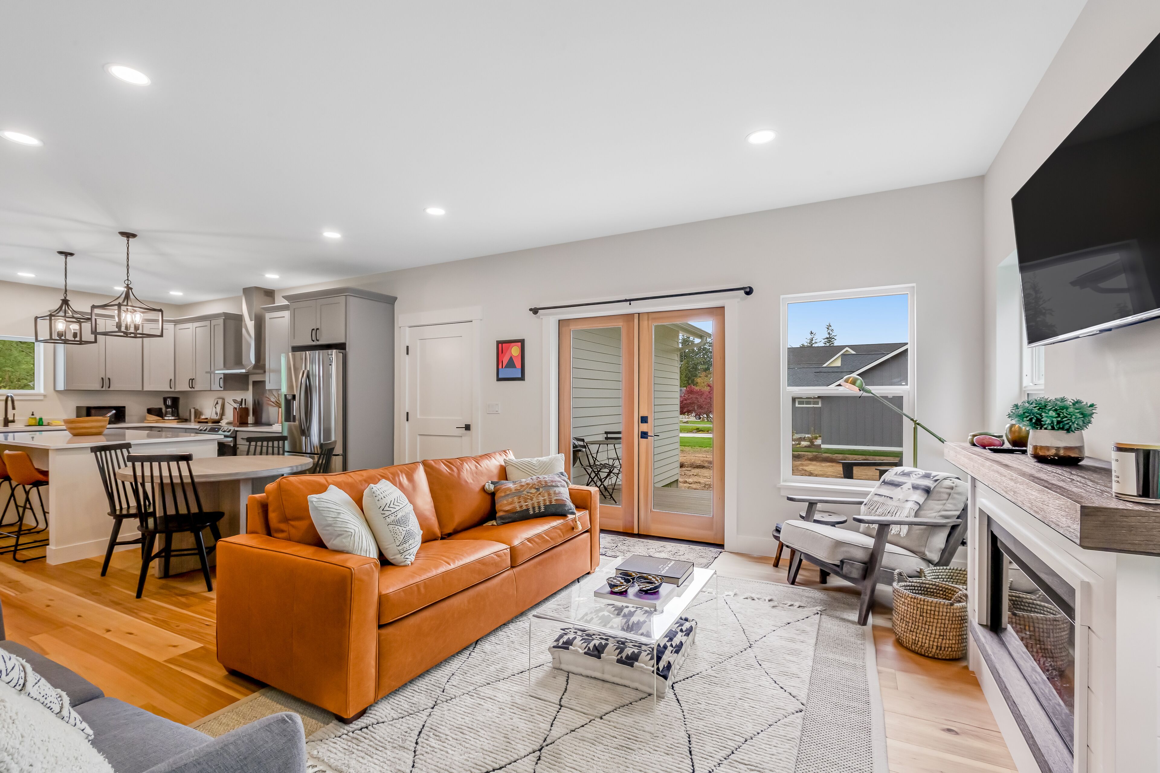 Inviting home with full kitchen, patio, forest views, & W/D