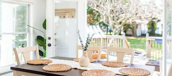 Harmony House · Cozy Getaway - 5 min drive to beach/pet friendly