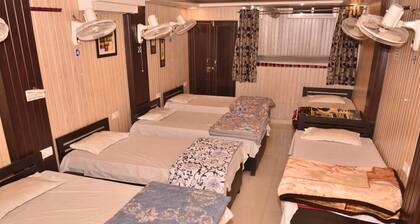 Goroomgo Comfort Hostel Charbagh Lucknow