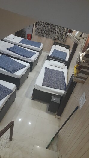 Deluxe Shared Dormitory | Free WiFi, bed sheets - Goroomgo Comfort Hostel Charbagh Lucknow (Lucknow)