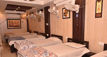 Goroomgo Comfort Hostel Charbagh Lucknow