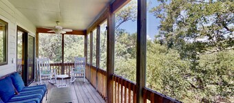 Updated 2024! Waterfront Views, Kayaks, Pool, BHI Club w/ Golf & Pickleball, Dog Friendly