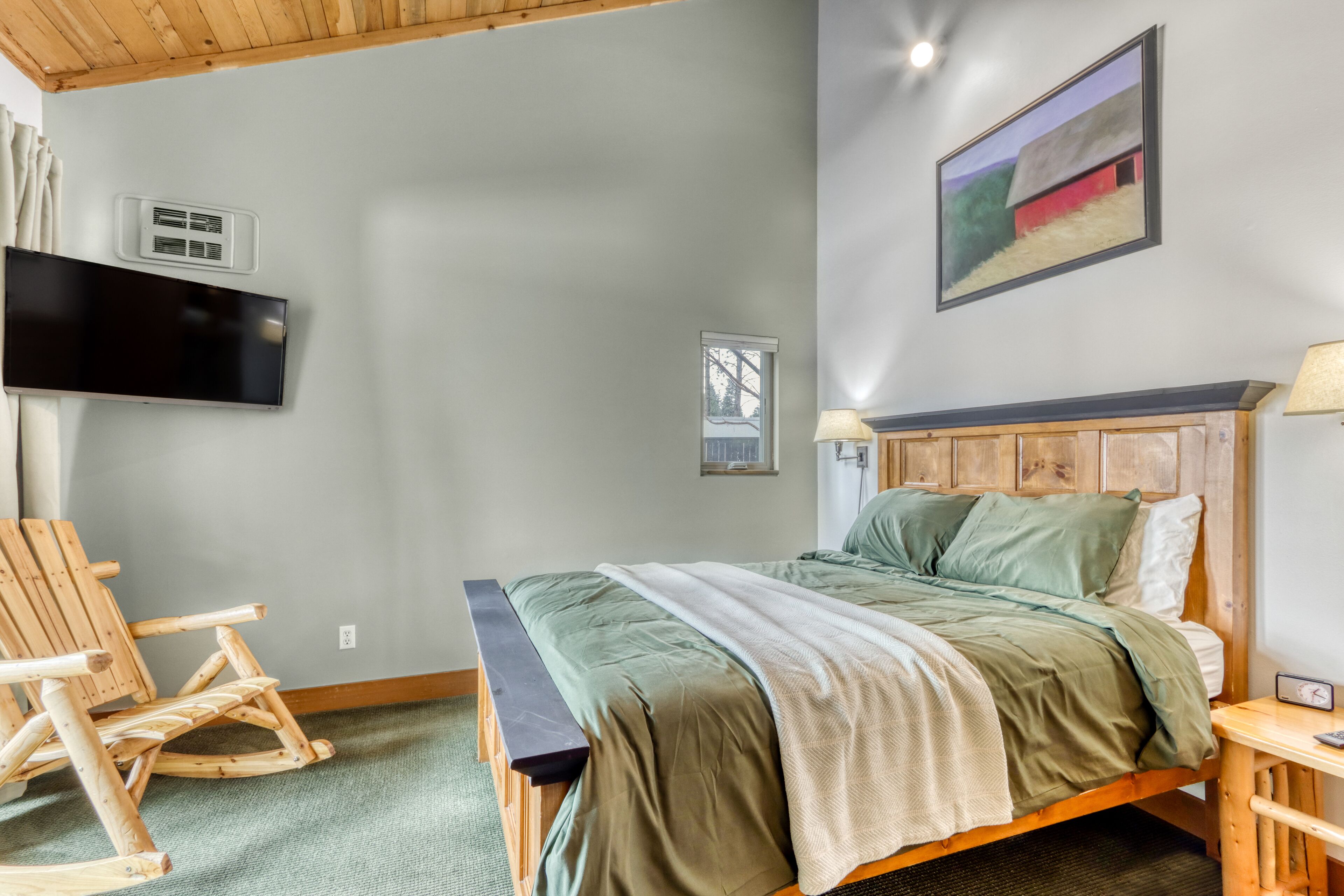 Charming  condo with a wood-burning fireplace, deck, and resort amenities