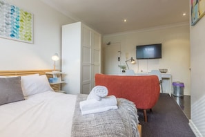 1 bedroom, desk, iron/ironing board, free WiFi