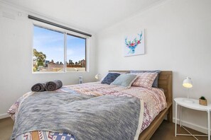 1 habitación, escritorio, tabla de planchar con plancha y wifi gratis 