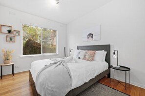 1 chambre, fer et planche à repasser, accès au Wi-Fi (inclus)