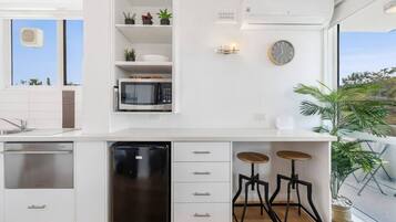 Microwave, oven, stovetop, dishwasher