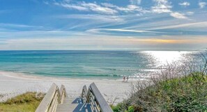 Sun-loungers, beach towels - Walk to Beach & Dining, Luxury Home in Seagrove, Private Pool, Sleeps 14, Bikes (Santa Rosa Beach)