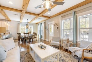 Smart TV, reproductor de DVD y libros 