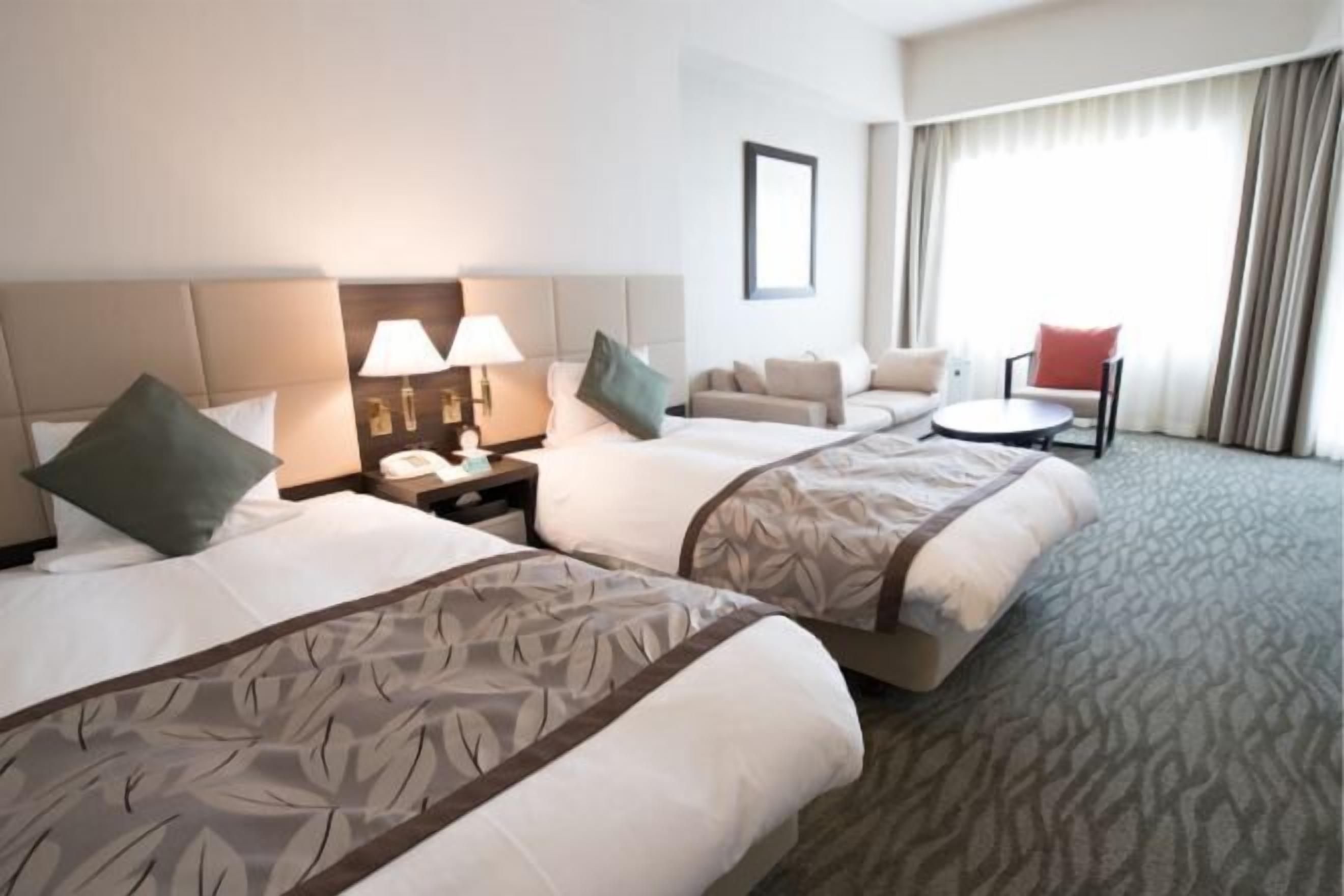 Caja de seguridad en la habitación, cortinas blackout y wifi gratis 