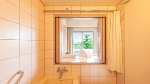 Economy Twin Room | Bathroom - EN RESORT Grandeco Hotel (Kitashiobara)