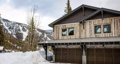 Whitefish Mountain Escape, 6 Bedroom Sleeps 14, Amazing Views!