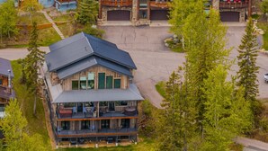 Exterior - Whitefish Mountain Escape, 6 Bedroom Sleeps 14, Amazing Views! (Whitefish)