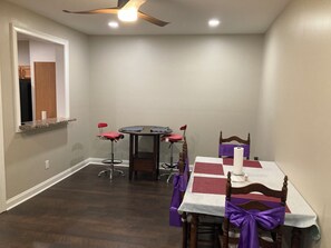 Dining - Traveler or Travel Professional. Stay home until its time to go home!  (Braselton)