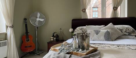 Basic Apartment | 1 bedroom, iron/ironing board, free WiFi