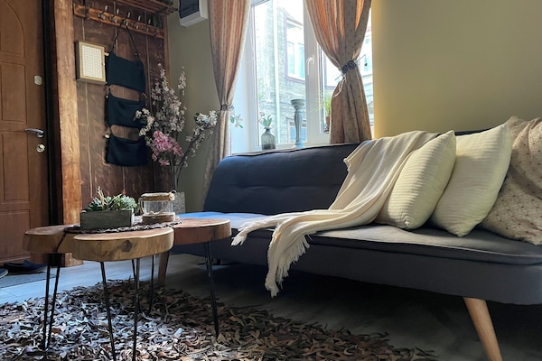 Basic Apartment | Living area