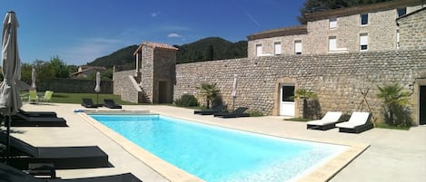 Alberca al aire libre