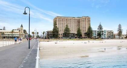 Glenelg Gem 3 - Koala Beds I Nespresso I Wifi