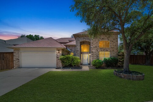 Cool, unique, and spaciousl home with pool,  not just another one!


