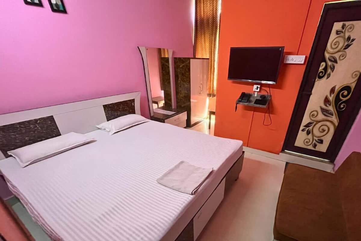 Deluxe Room | Free WiFi, bed sheets