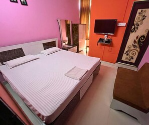 Deluxe Room | Free WiFi, bed sheets
