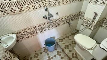 Shower, free toiletries, towels, soap