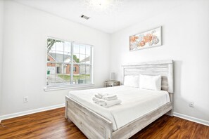 5 室のベッドルーム、デスク、アイロン / アイロン台、WiFi (無料)