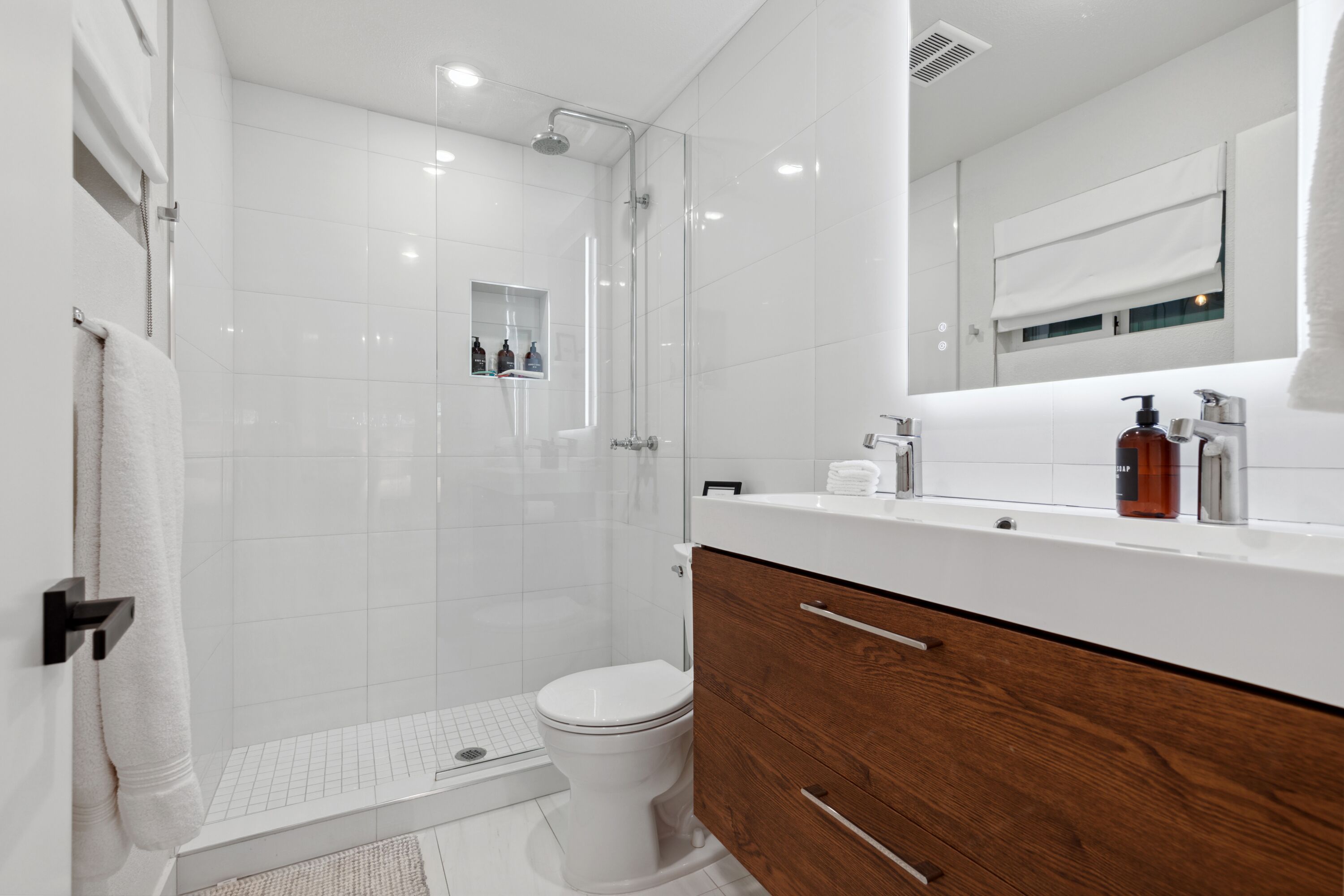 25% off! Home with POOL minutes from Old Town 