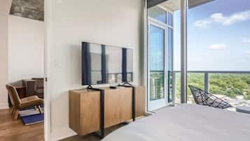 1 makuuhuone, työpöytä, silitysrauta/-lauta, vauvan matkasänky