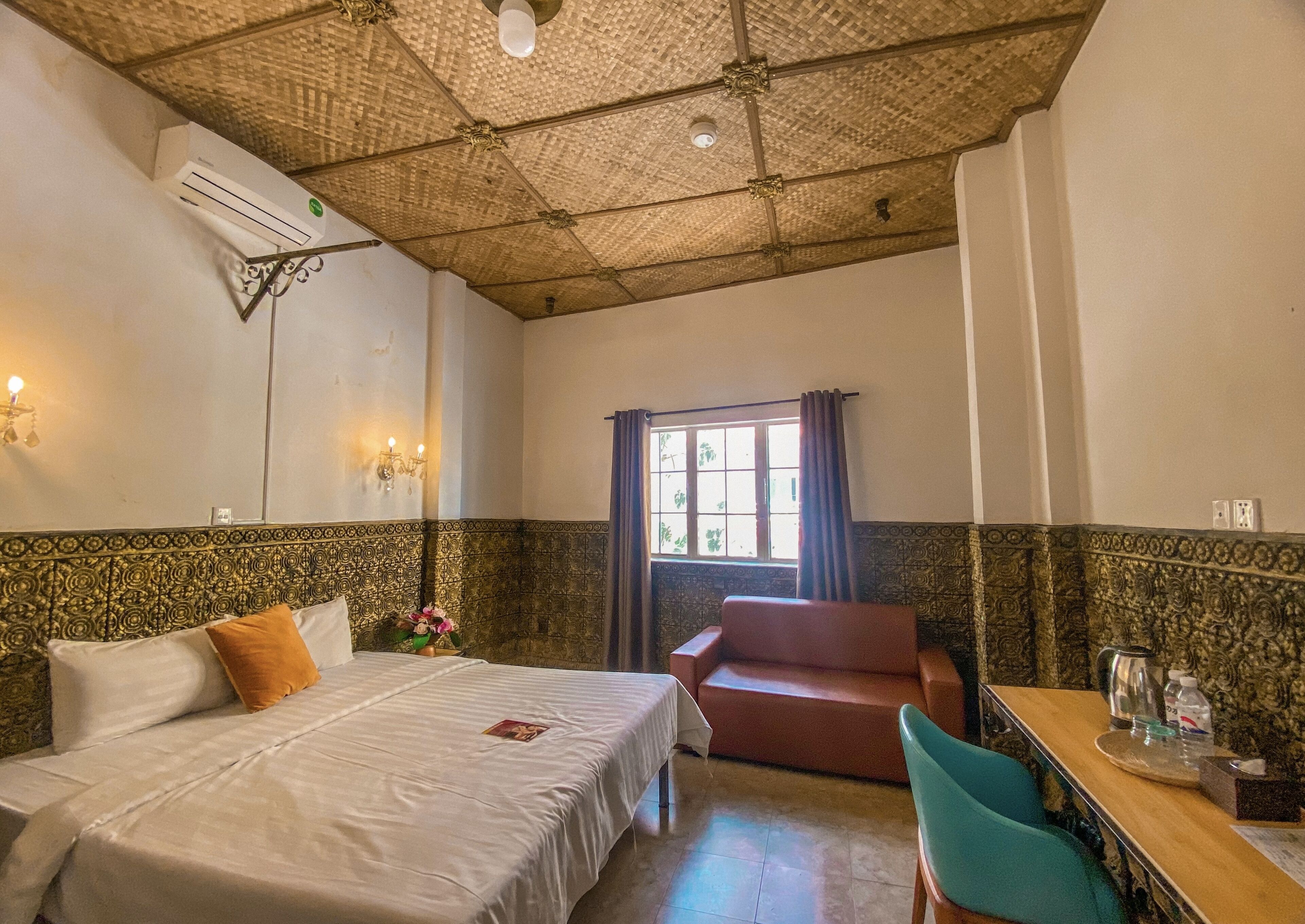 Photo - Le Hotel Hotel