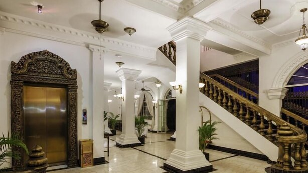 Reception - Le Hotel Hotel (Phnom Penh)