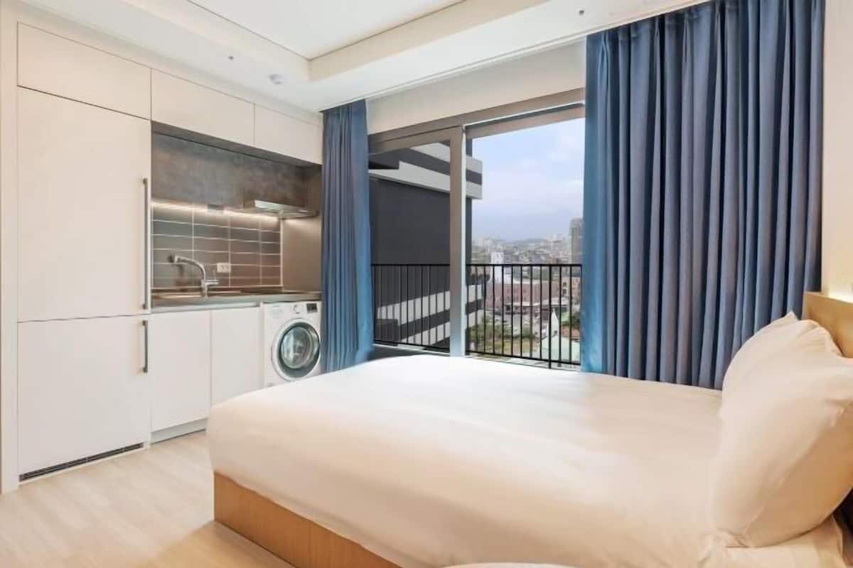 1 habitación, ropa de cama de alta calidad y cortinas blackout