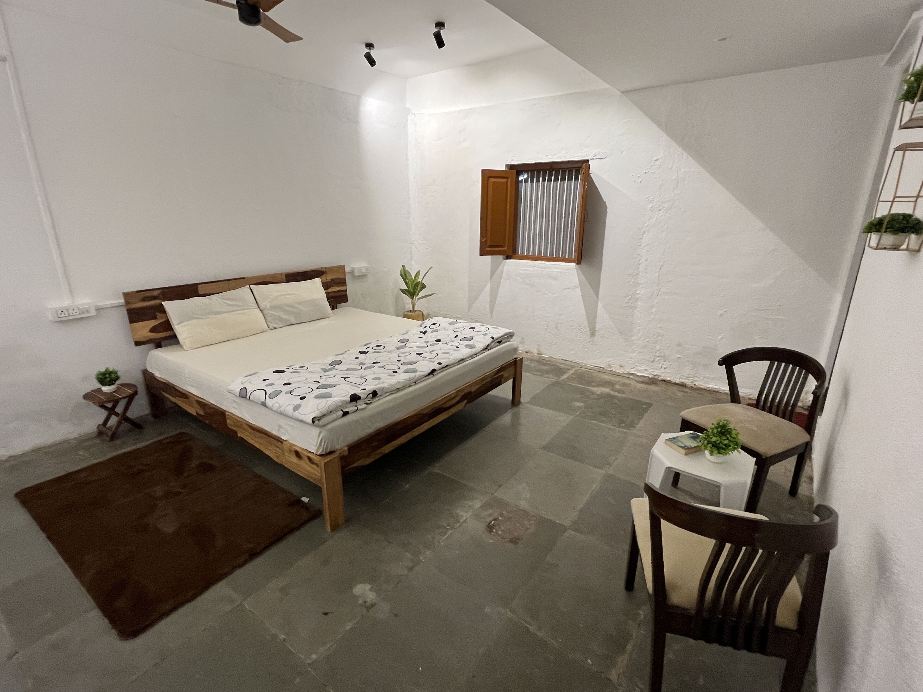 3 bedrooms, desk, free WiFi, bed sheets