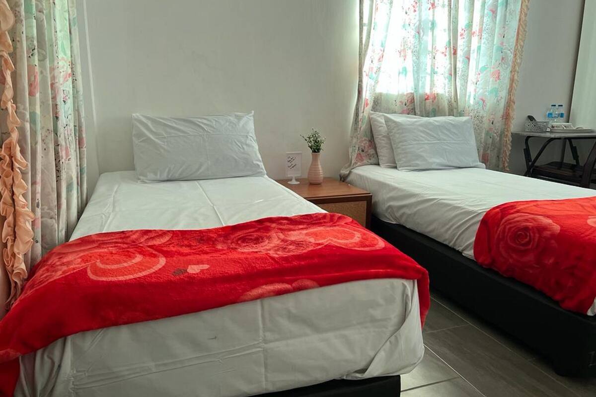 Deluxe Twin Room | 1 bedroom, bed sheets