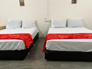 Family Suite | Bed sheets - OYO 90786 Motel Merak (Kulim)