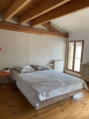 1 bedroom, iron/ironing board, free WiFi, bed sheets - Duplex Atypique en Hyper Centre Davignon (Avignon)