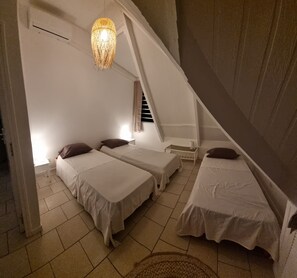 4 bedrooms, in-room safe, desk, iron/ironing board